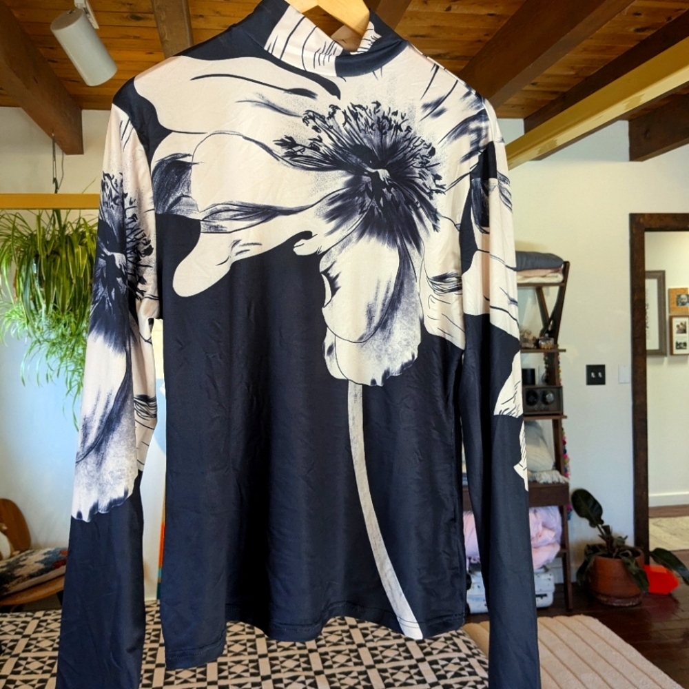 Black and white oversized floral mock turtleneck stretchy top